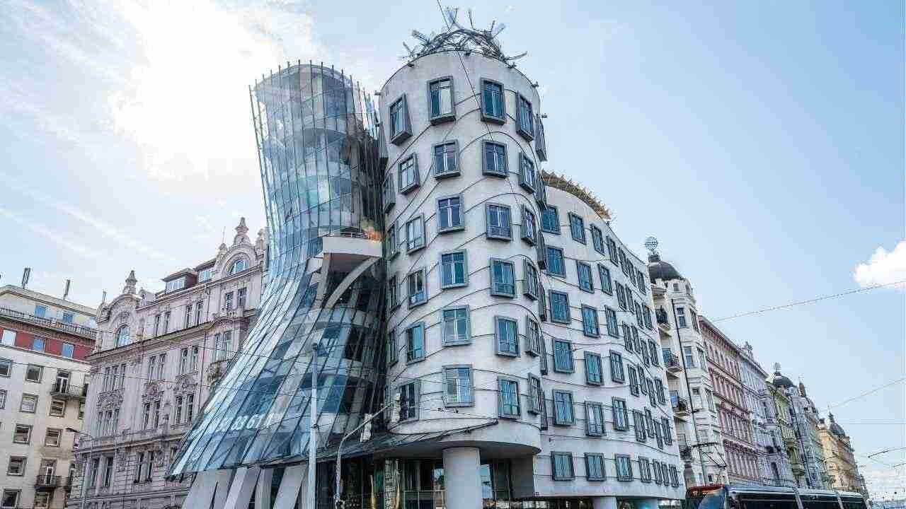 gli-edifici-piu-strani-al-mondo:-sono-tanto-bizzarri-quanto-incredibili
