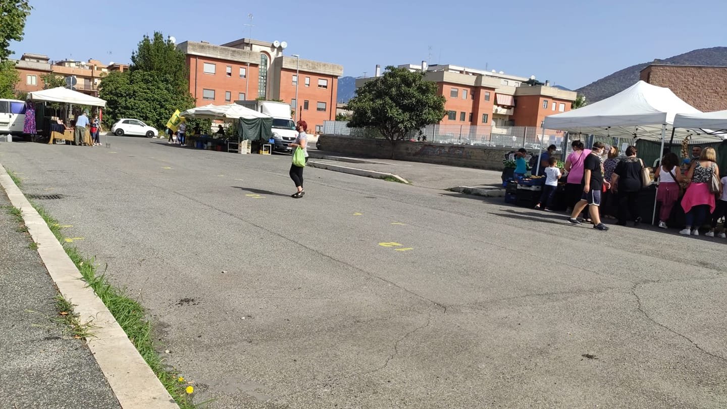 tivoli-–-mercati-rionali,-gli-ambulanti-preferiscono-bagni-e-snobbano-campolimpido-–-tiburno-tv