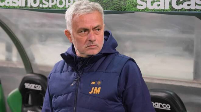 mourinho-furioso:-“roma-tradita-dall'atteggiamento-non-professionale-di-un-singolo”