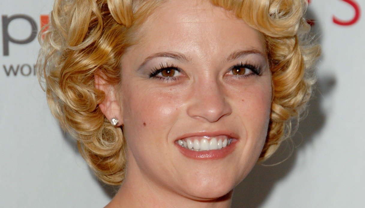 addio-nicki-aycox,-l’attrice-ha-perso-la-battaglia-contro-la-leucemia-a-47-anni