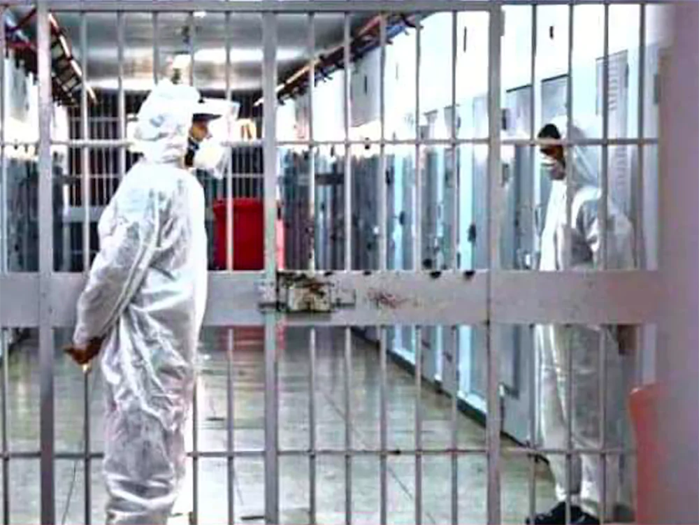 l'infermiere,-il-medico,-l'oss-e-il-carcerato.