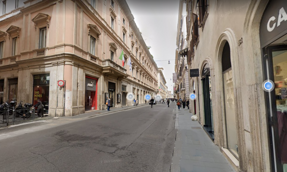 roma,-vende-street-food-a-via-del-corso-senza-i-permessi:-fermato-un-uomo