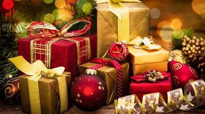 5-idee-regalo-originali-per-una-coppia-di-amici-per-il-natale-–-il-faro-online
