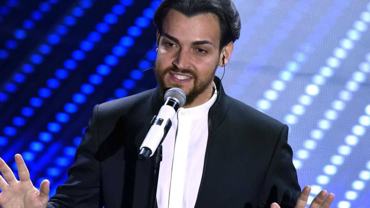 valerio-scanu,-l'artista-messo-alla-berlina-in-diretta-tv:-“…-un-modo-penoso”-–-il-democratico-–-giornale-di-libera-informazione