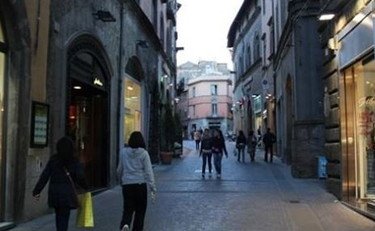 viterbo,-commercio.-confesercenti:-“il-natale-non-aiuta-a-risollevare-le-sorti-del-centro”
