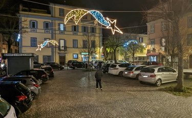 viterbo,-sosta-selvaggia-nell'area-pedonale-di-san-faustino