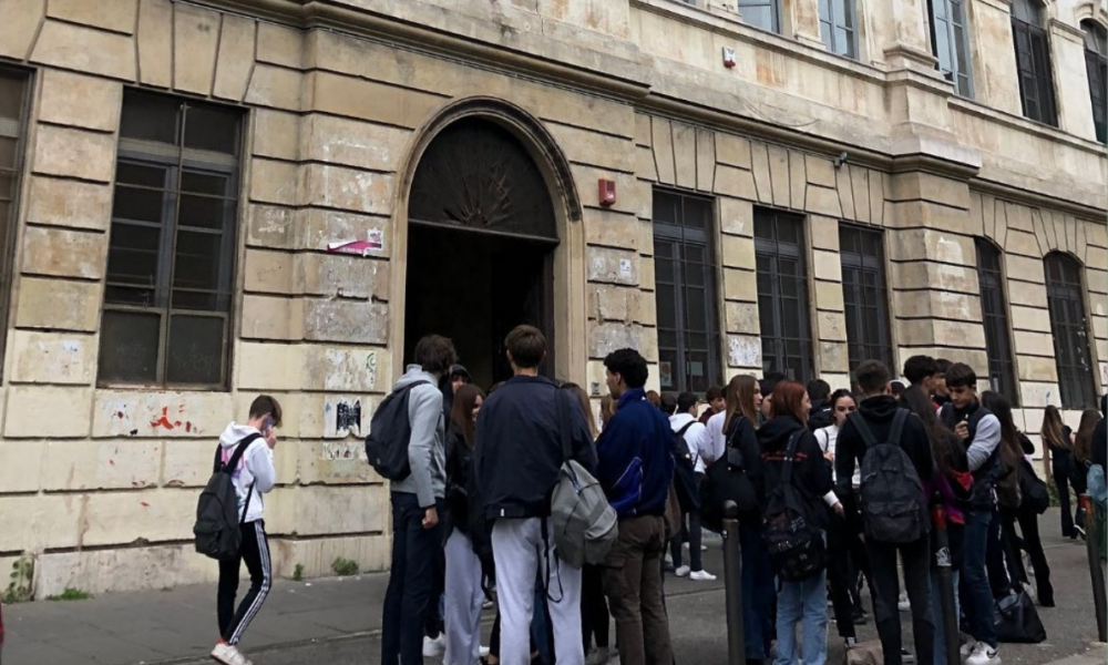 liceo-di-roma-senza-luce-e-riscaldamento:-al-righi,-la-preside-rimanda-gli-studenti-a-casa