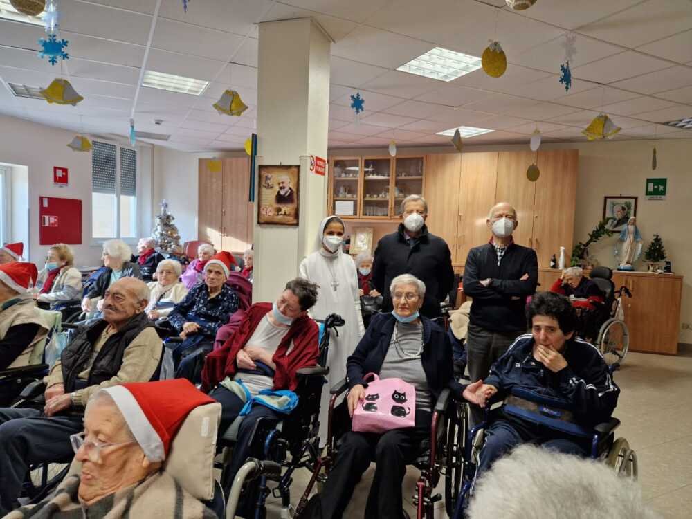 gli-auguri-di-natale-del-sindaco-tidei-in-visita-negli-istituti-religiosi-di-santa-marinella-•-terzo-binario-news