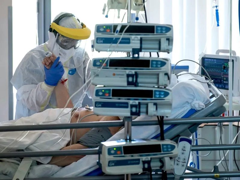 massimiliano,-infermiere:-“siamo-la-colonna-portante-del-ssn-e-non-potremo-mai-sostituire-i-medici-o-peggio-gli-oss”.