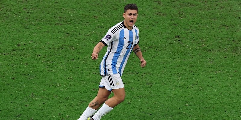 una-coppa-firmata-anche-da-dybala