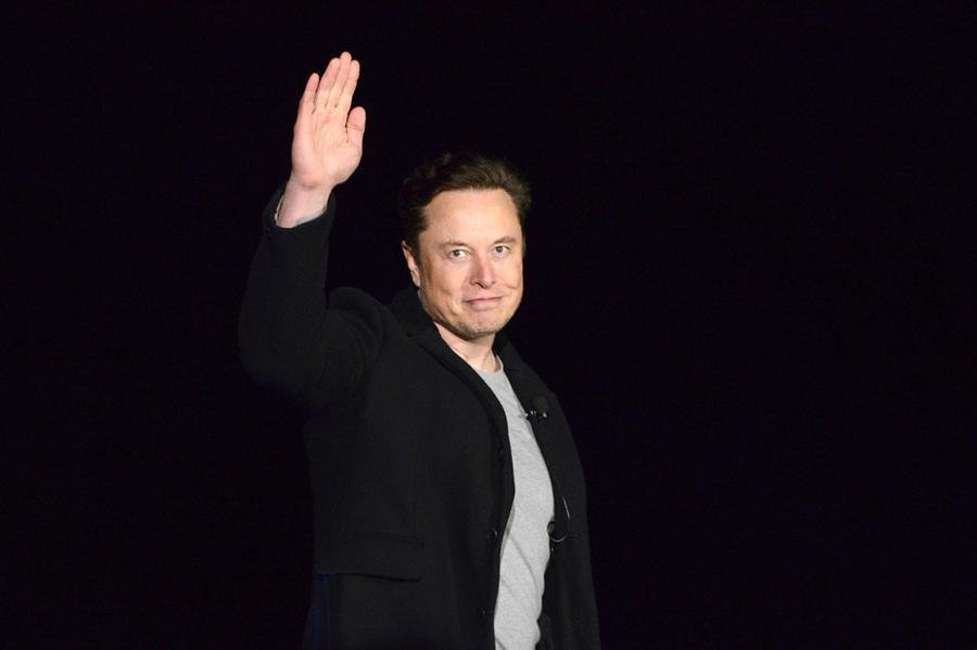 elon-musk-ha-chiesto-a-twitter-se-deve-restare-capo-della-piattaforma