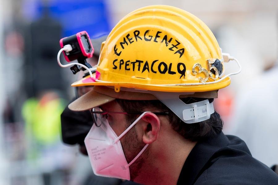 attori-e-musicisti alla-camera-per-i-fondi-sull’indennita.-il-governo-promette-meta-dei-soldi-previsti