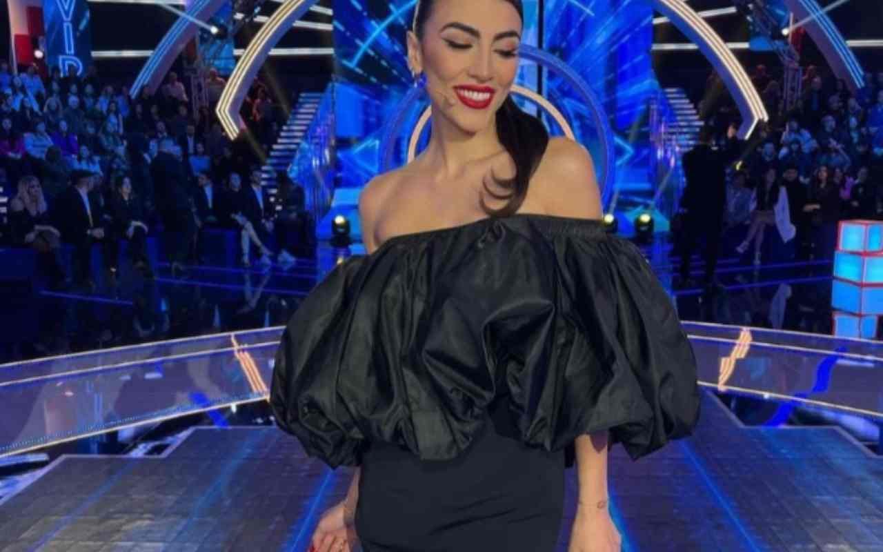 gf-vip,-tutte-pazze-per-il-mini-dress-nero-di-giulia-salemi:-quanto-costa?