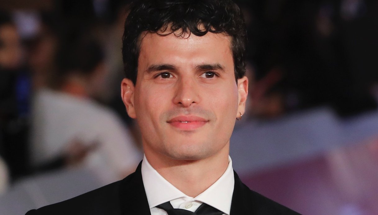 arnoldo-mondadori,-la-fiction:-chi-e-brenno-placido,-l’attore-che-lo-interpeta-da-giovane