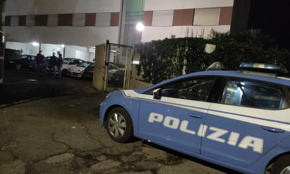 ostia,-la-casa-va-a-fuoco:-anziano-cardiopatico-intrappolato-tra-le-fiamme-salvato-da-due-poliziotti