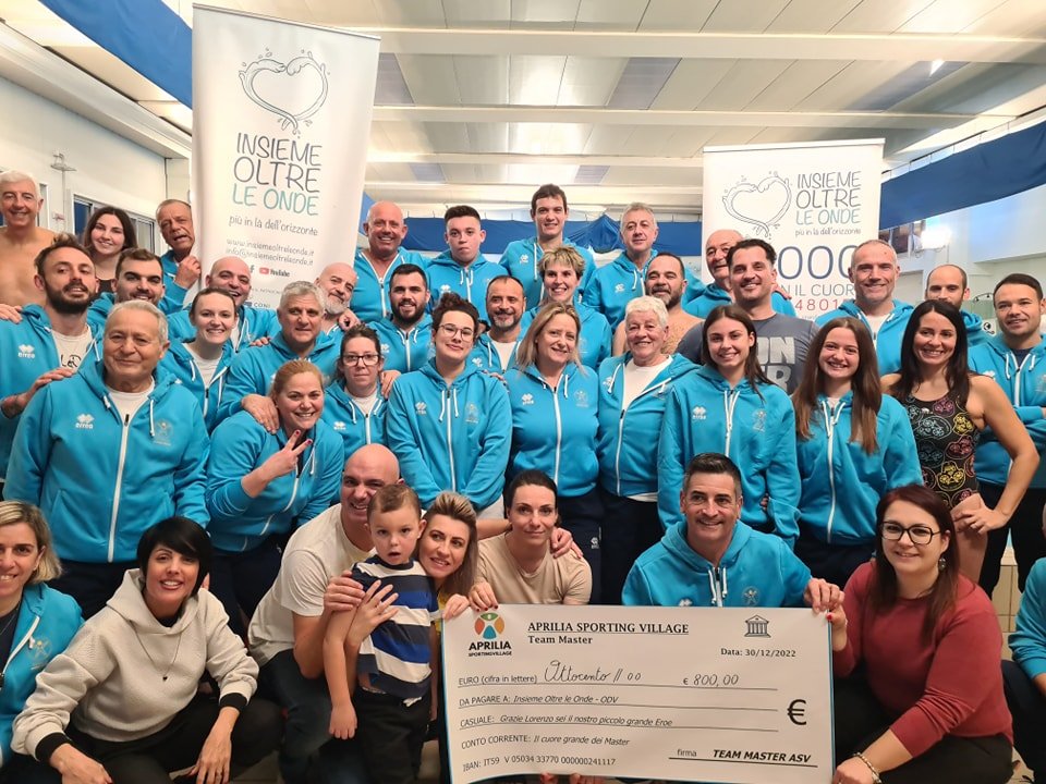 all’aprilia-sporting-village-maratona-di-nuoto-per-sostenere-lorenzo