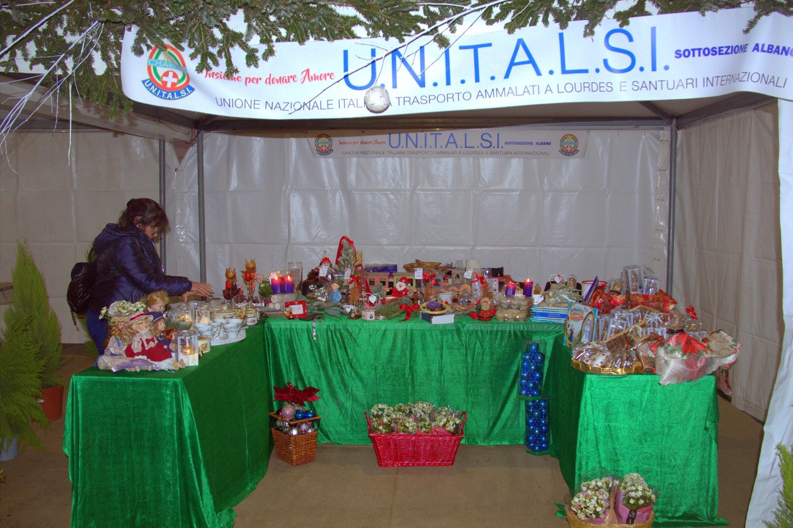 sotto-al-comune-di-nettuno-mercatino-solidale-a-sostegno-dell'unitalsi