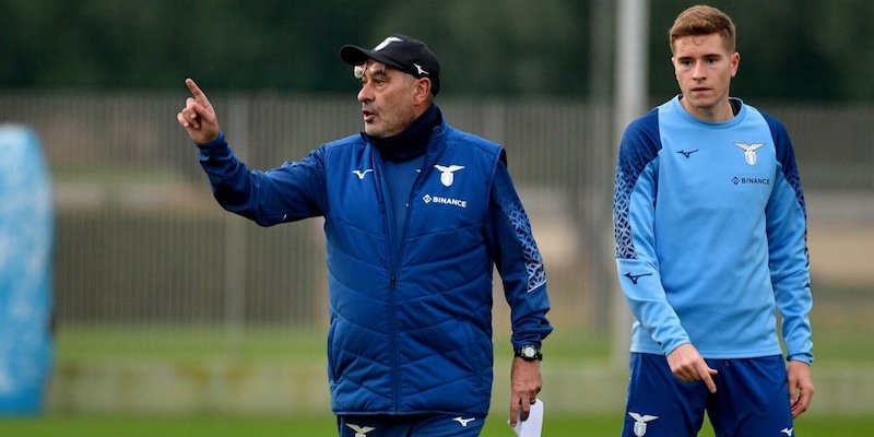 sarri-striglia-la-lazio:-un'ora-di-confronto-a-formello