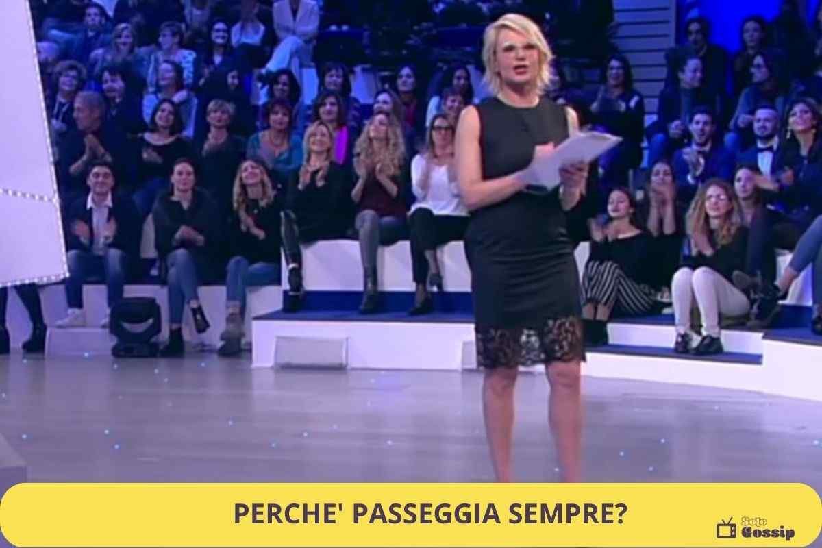 maria-de-filippi,-in-molti-non-lo-sanno:-perche-passeggia-sempre-a-c'e posta per te