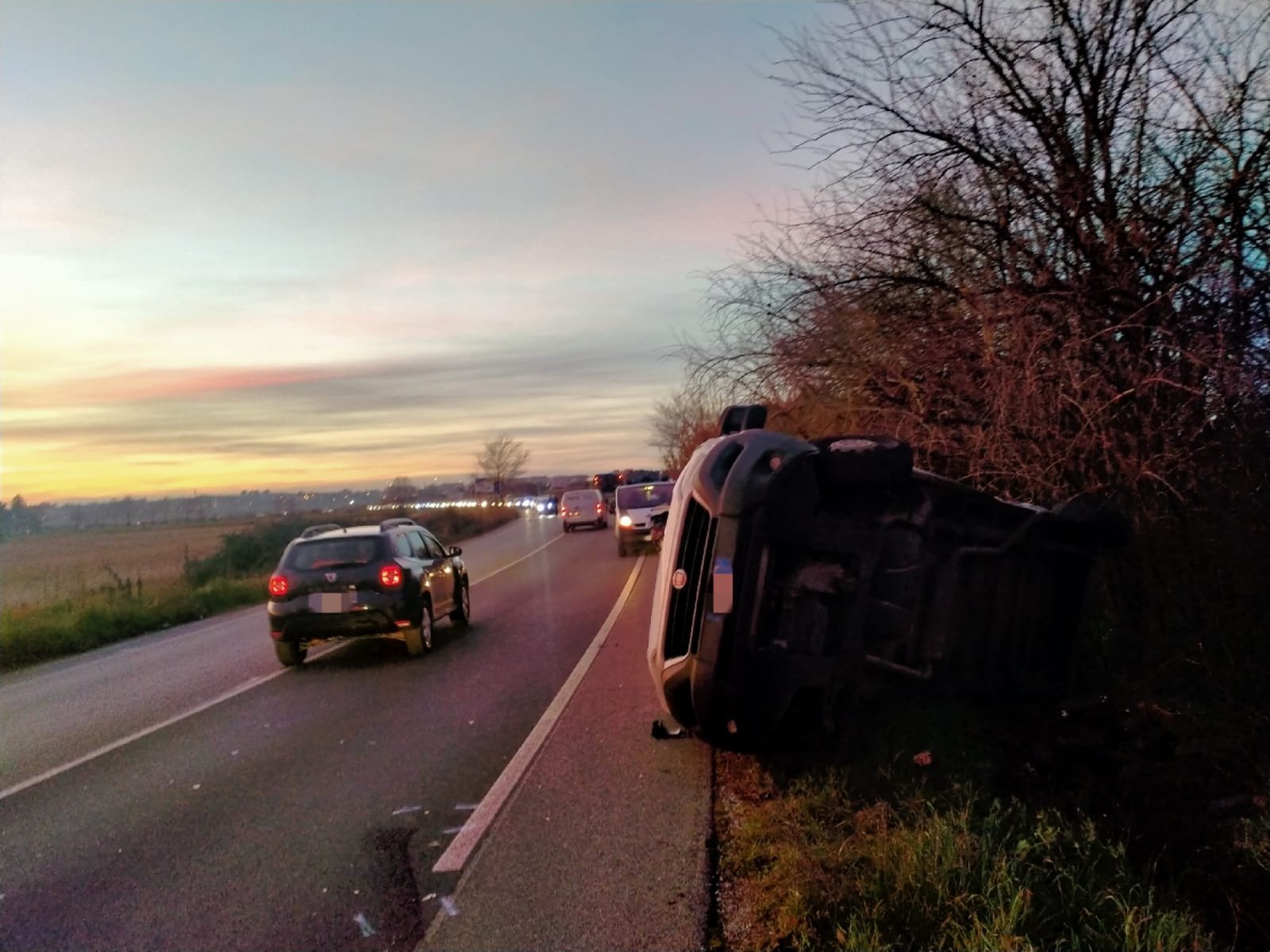 guidonia-–-scontro-in-via-pantano,-furgone-ribaltato:-due-feriti-–-tiburno-tv