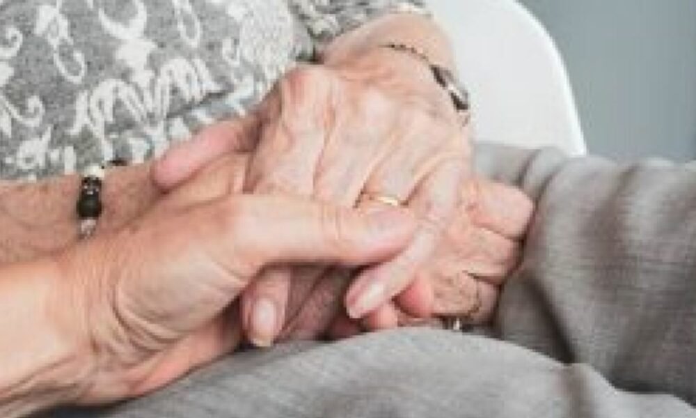 roma,-‘pacco’-da-200-euro:-finto-fattorino-cerca-di-truffare-un’aziana
