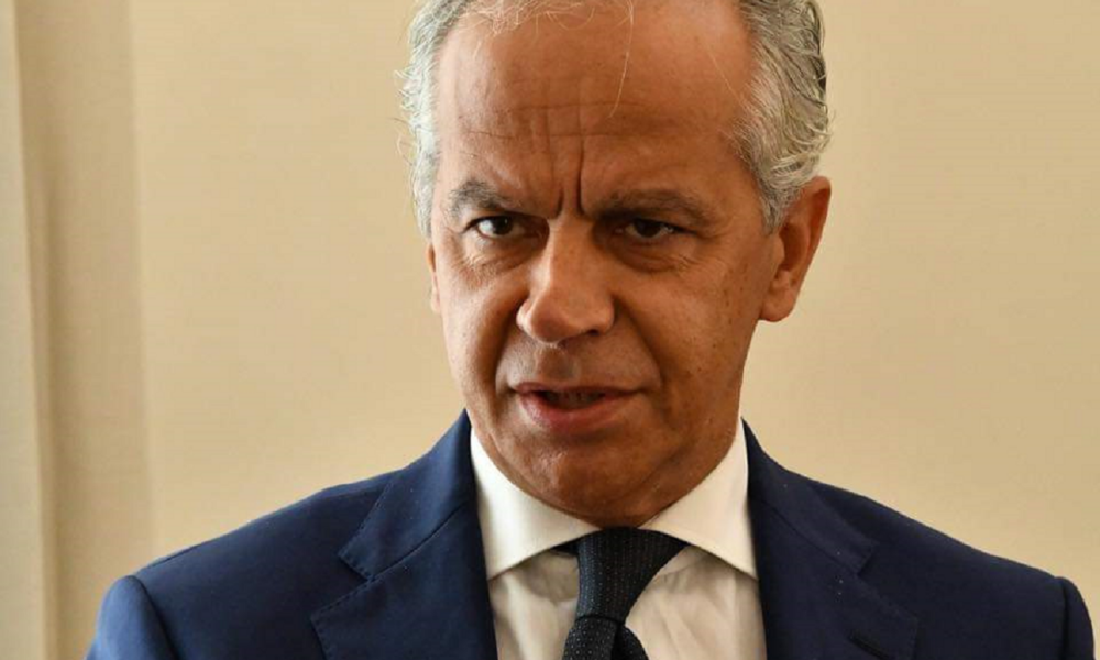 stop-alle-trasferte-per-i-tifosi-romani-e-napoletani:-l’annuncio-del-ministro-piantedosi