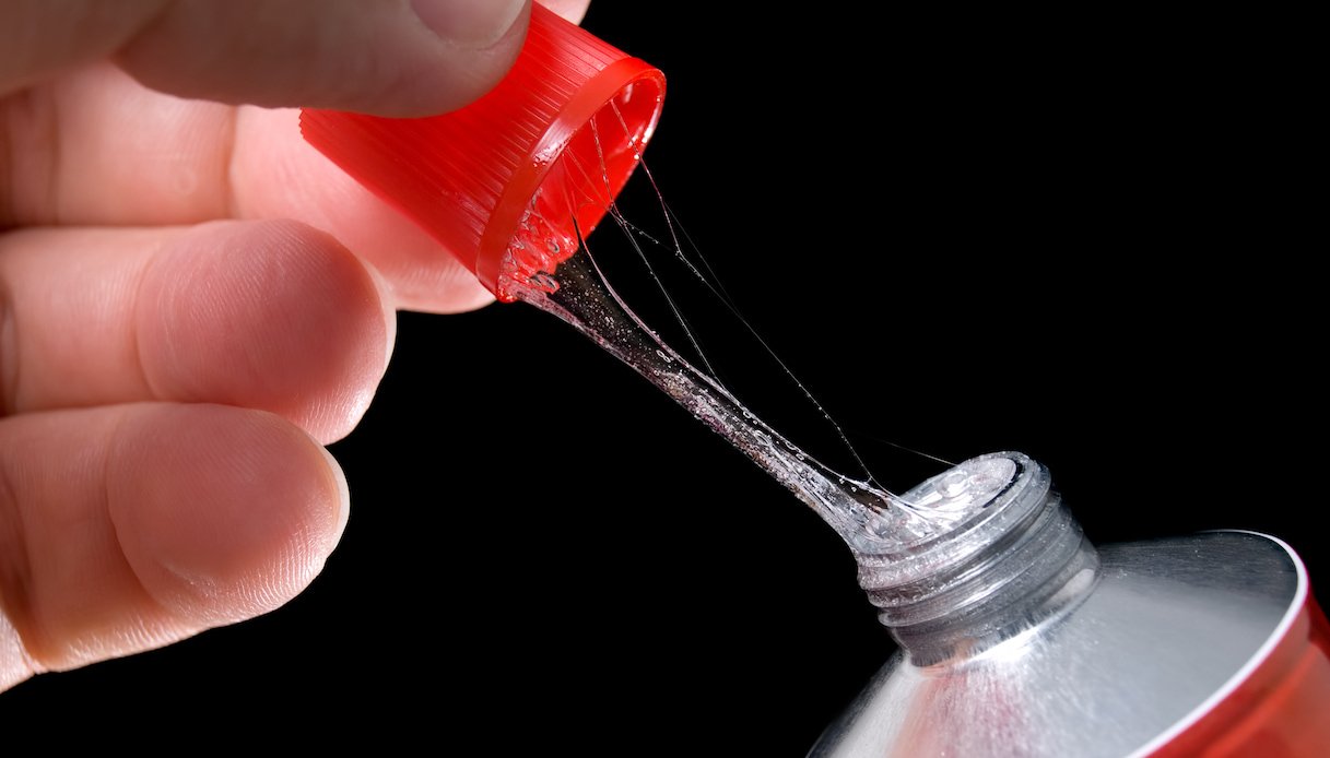 come-togliere-le-macchie-di-attack-dalla-plastica