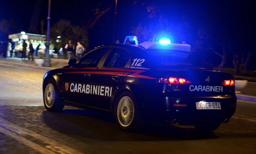 roma,-scappa-e-si-butta-sui-binari-della-metro:-circolazione-bloccata