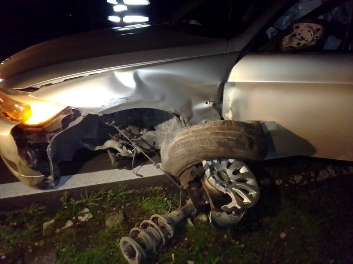 terribile-incidente-frontale:-ubriaco-e-contromano-si-schianta-contro-un’altra-auto