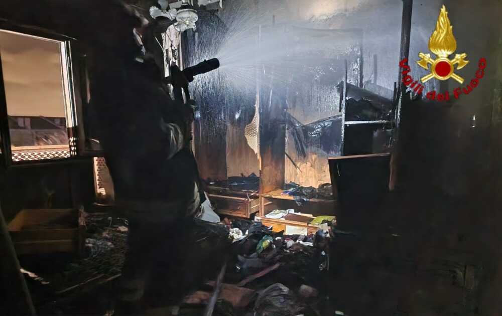 incendio-in-casa-a-focene,-intervento-dei-pompieri-di-cerveteri-•-terzo-binario-news