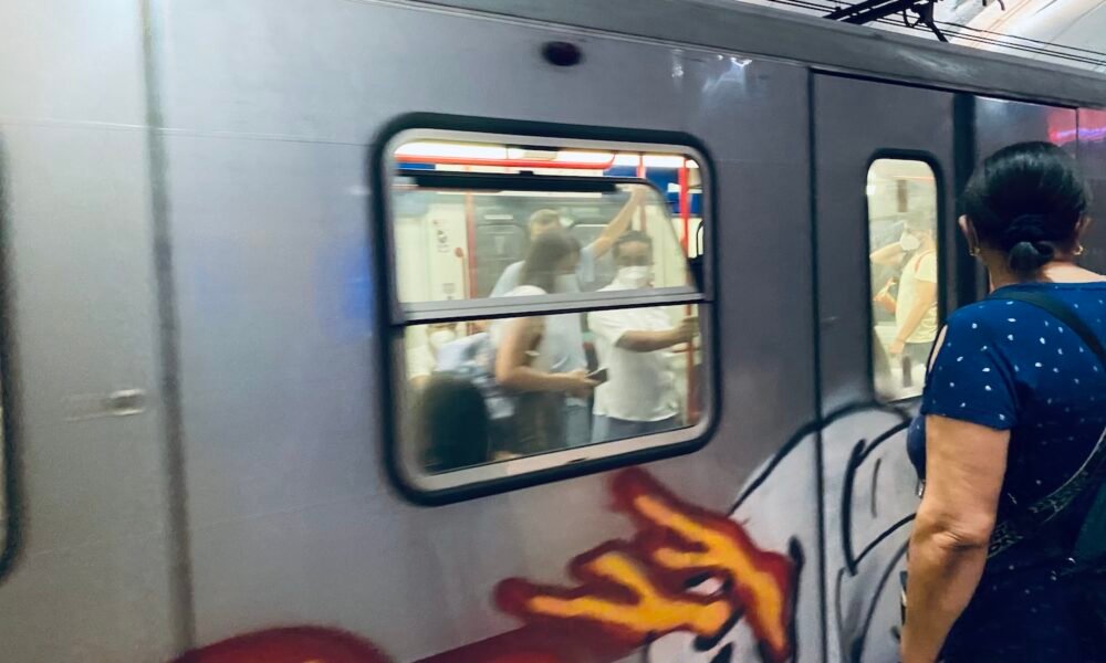 metro-roma,-l’allarme-polveri-sottili-nelle-stazioni.-gli-esperti-avvertono:-”mettete-la-mascherina”
