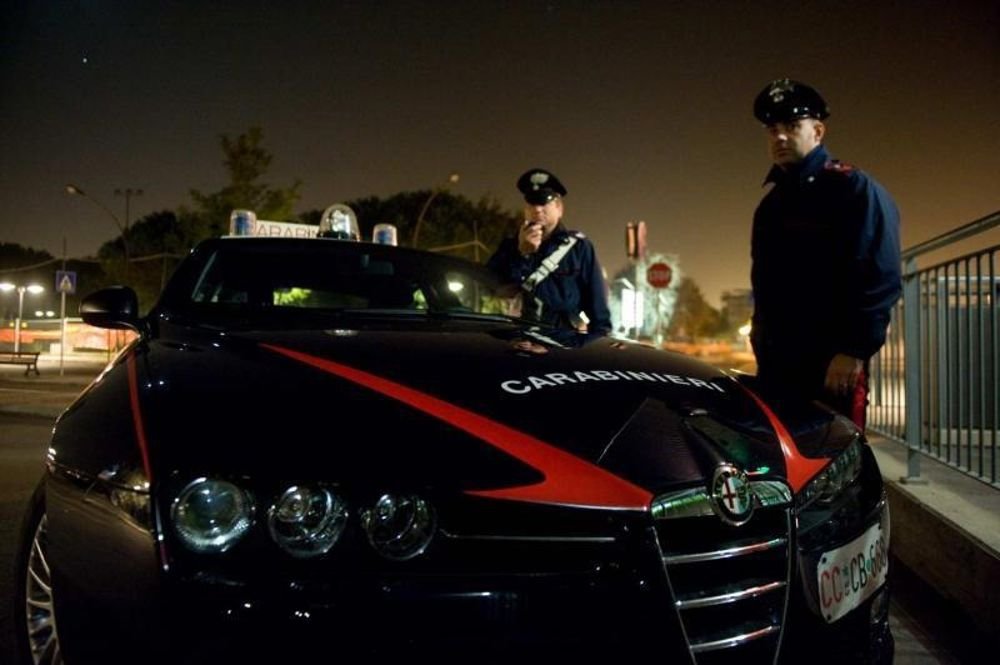 non-si-ferma-all'alt-dei-carabinieri,-inseguimento-notturno-per-le-strade-della-citta