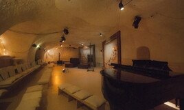 la-cronaca-diventa-arte-nel-teatro-scavato-nelle-grotte-di-testaccio