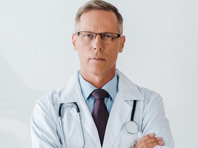 medico:-soldi-pnrr-usati-per-resuscitare-progetti-morti,-mentre-mancano-specialisti,-infermieri-e-oss.