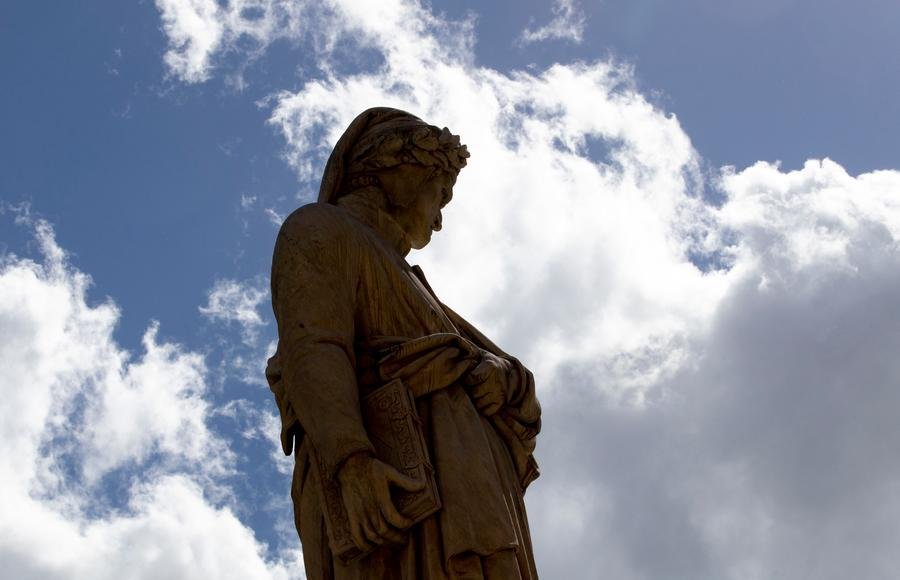 destra-o-sinistra?-in-realta-dante-non-e-un-poeta-italiano