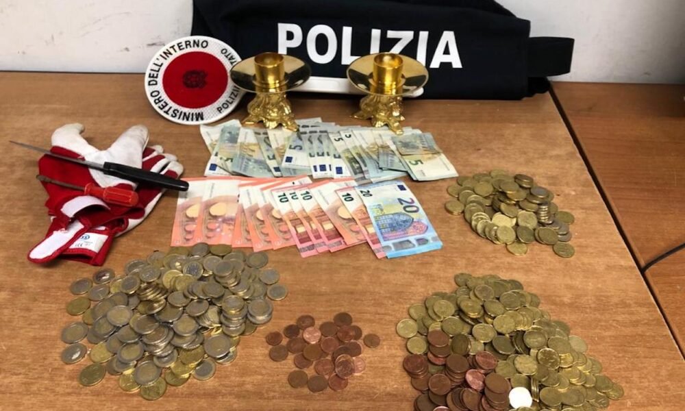 ostia,-ruba-candelabri-e-offerte-in-chiesa:-acciuffato-alla-stazione