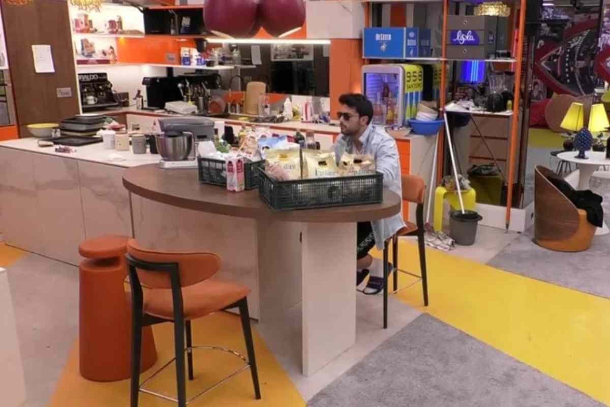 gf-vip,-panico-in-cucina:-cosa-e-successo-nel-cuore-della-notte