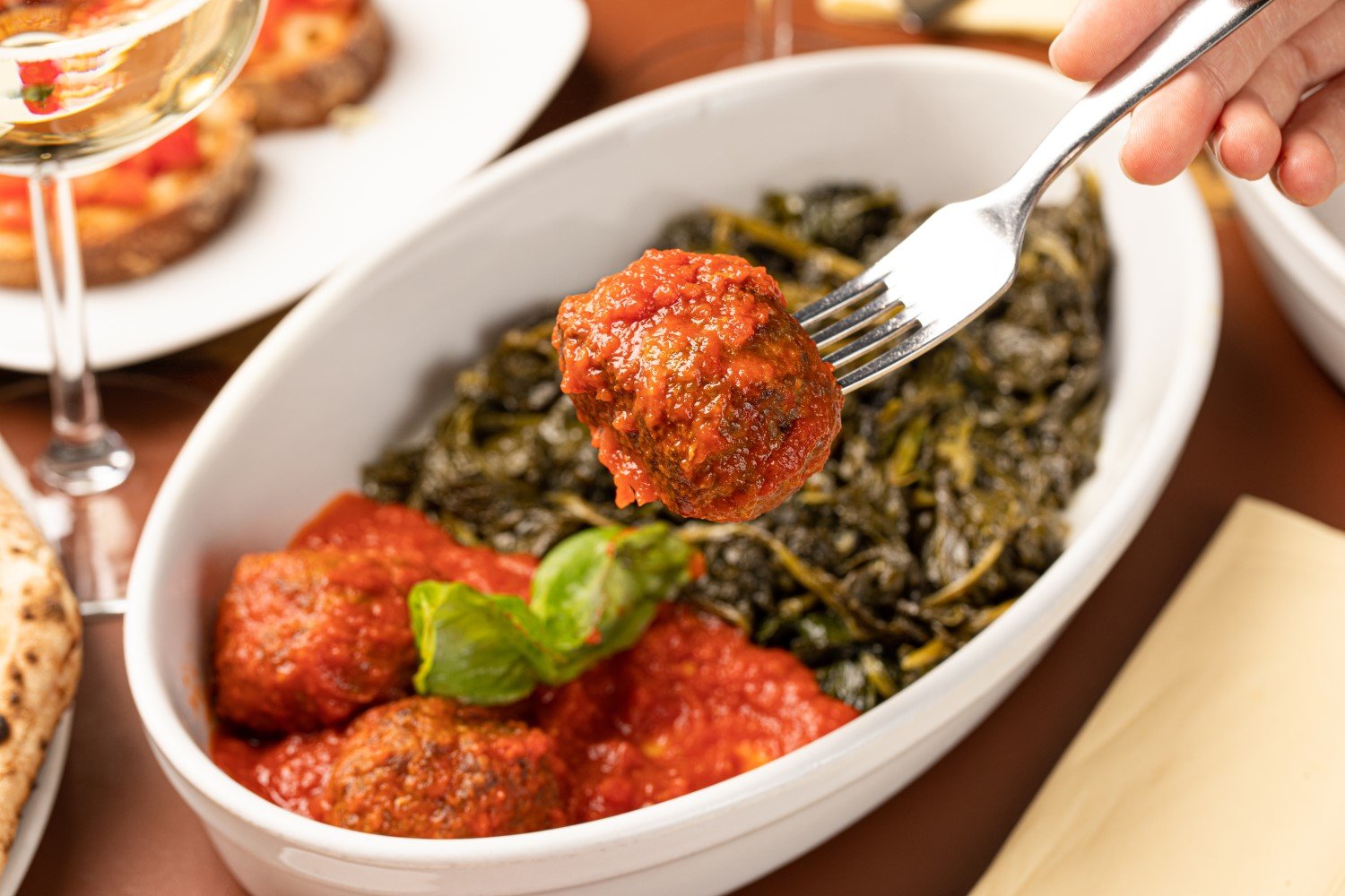 mama-eat,-la-cucina-tradizionale-napoletana-senza-glutine-(con-due-cucine,-due-forni-e-due-chef)-e-a-roma,-milano-e-napoli.