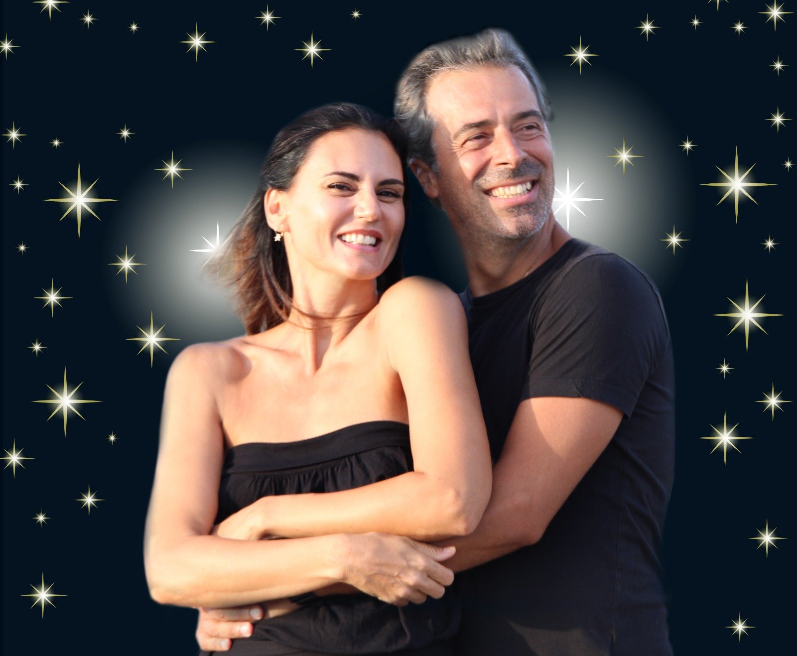 al-teatro-golden-arriva-“da-quali-stelle-siamo-caduti?”,-la-prima-commedia-extrasensoriale-ambientata-in-un-bagno-domestico