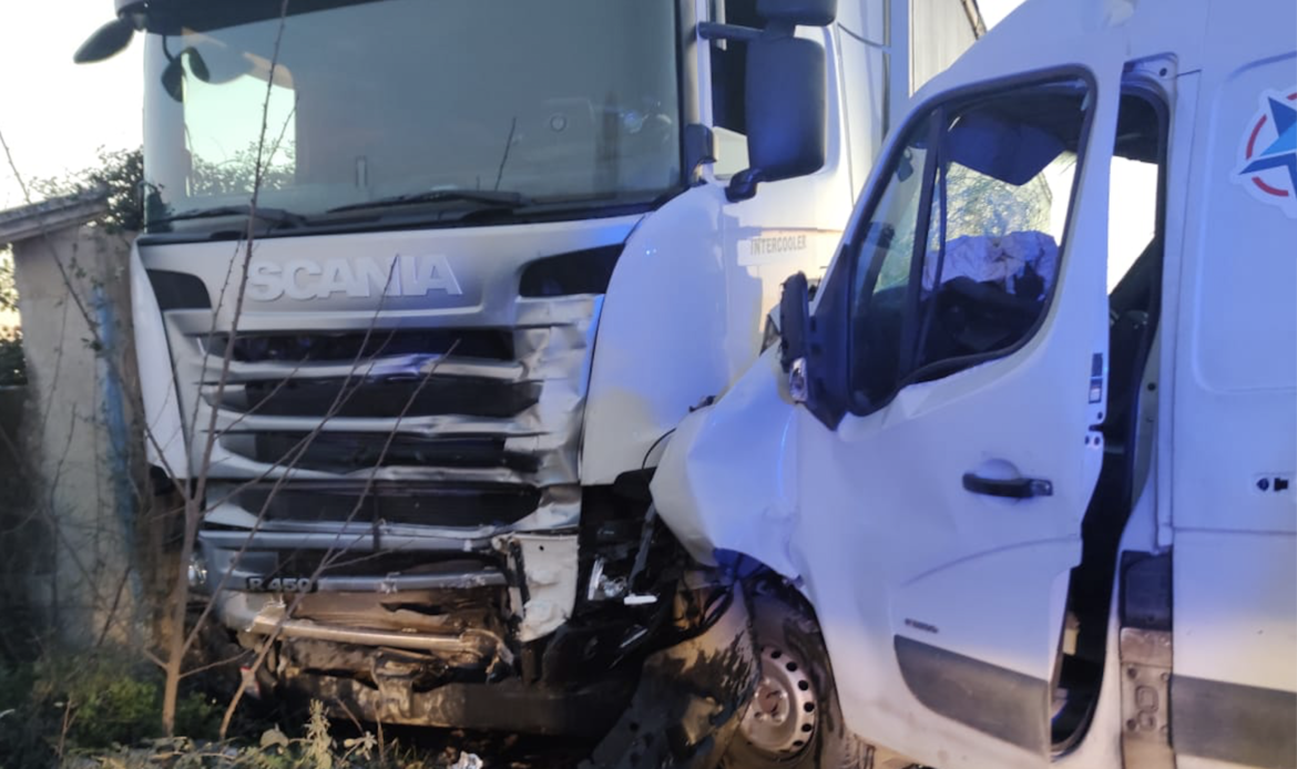 guidonia-–-scontro-frontale-tra-furgone-e-tir,-autista-all’ospedale-in-eliambulanza-–-tiburno-tv