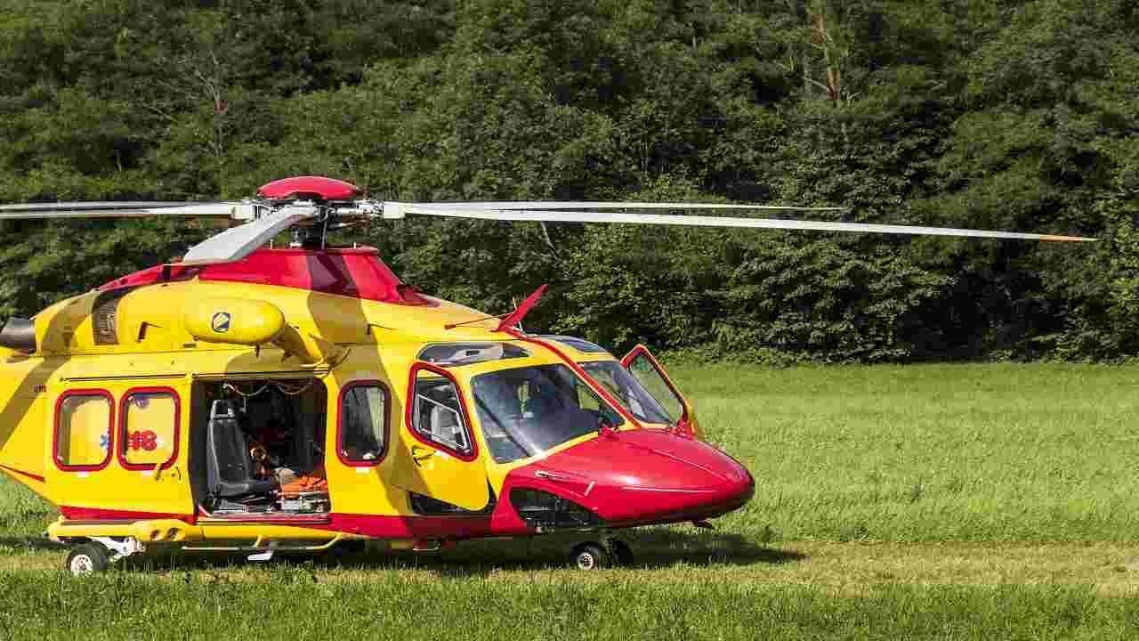 elicottero-perde-quota-e-si-schianta-al-suolo:-morto-il-pilota