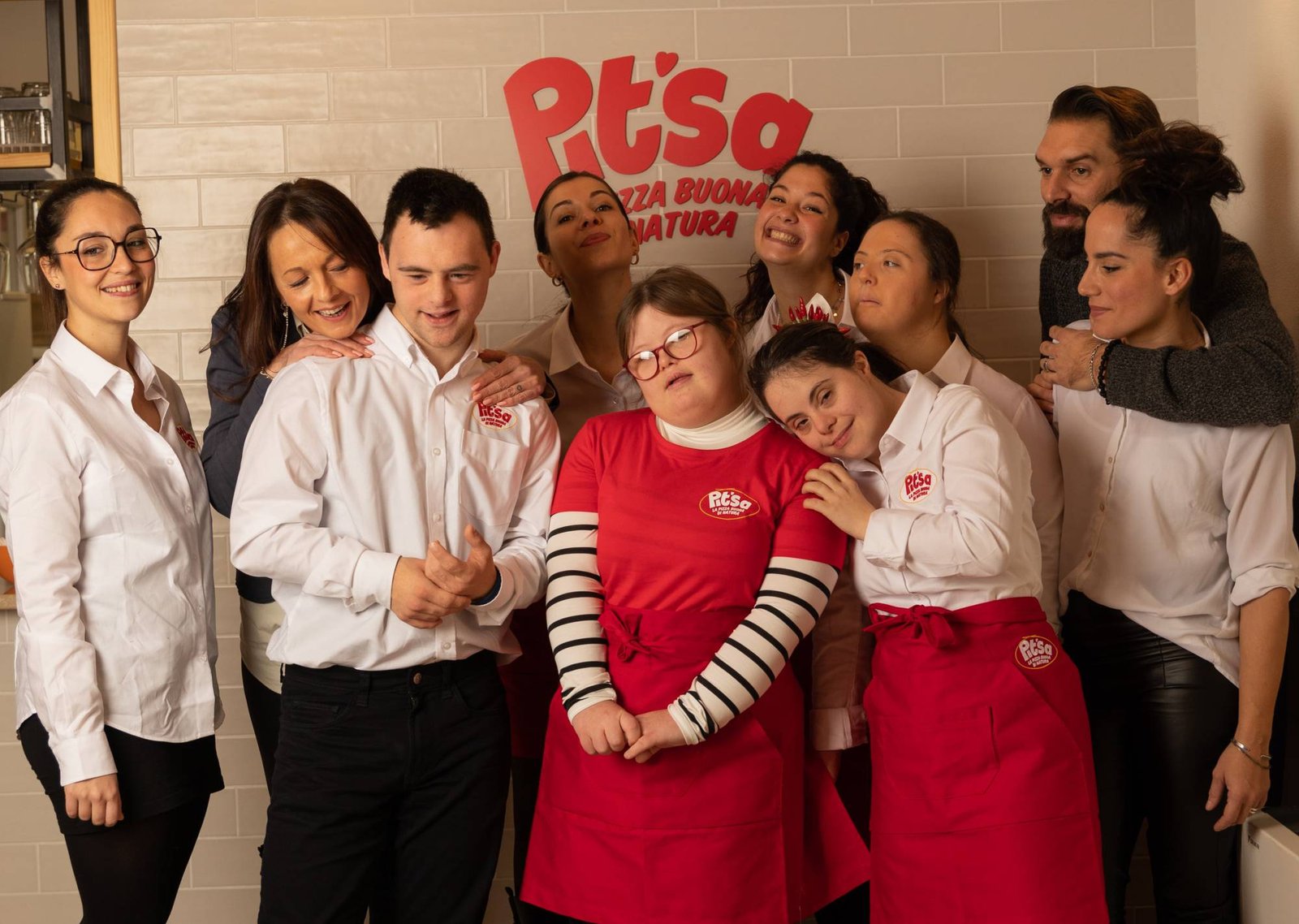 “pit’sa”:-pizzeria-oltre-le-apparenze.-nello-staff-7-giovani-con-sindrome-di-down