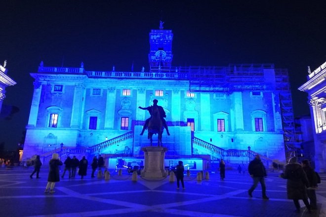 campidoglio-in-blu,-in-memoria-delle-vittime-civili-delle-guerre