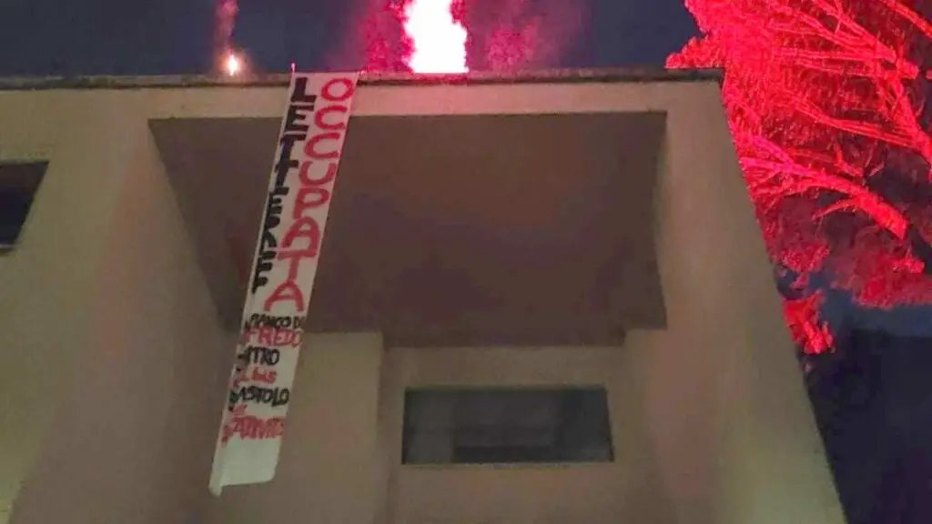 caso-cospito,-studenti-occupano-la-facolta-di-lettere-alla-sapienza:-“a-fianco-di-alfredo”
