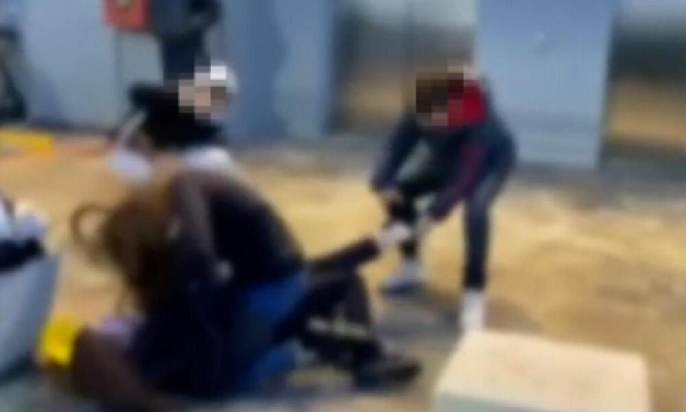 ‘dai,-menala-forte’:-ragazzine-pestate-dal-branco-e-filmate,-baby-gang-in-azione-a-roma-nord