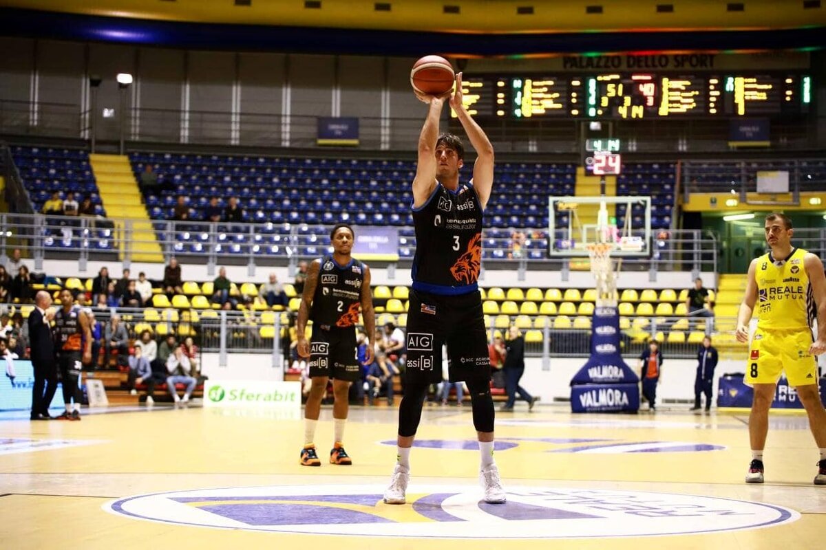 latina-lotta-ma-cade:-vince-torino