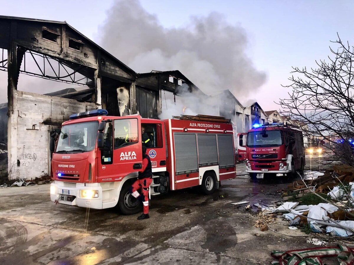 incendio-ad-aprilia,-primi-risultati-dell'arpa:-diossine-inferiori-ai-limiti