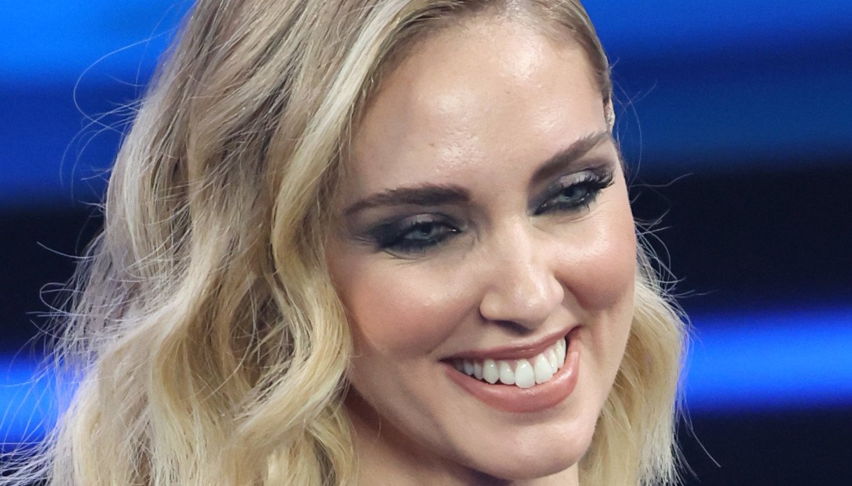 chiara-ferragni-“nuda”-a-sanremo-2023:-“il-corpo-non-deve-generare-vergogna”