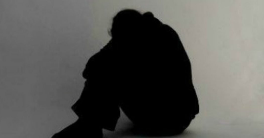 invitava-i-ragazzi-nel-suo-alloggio-con-la-scusa-di-massaggi-e-ripetizioni-di-schemi