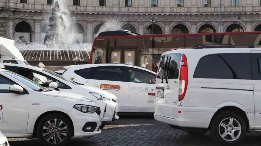roma,-tassista-riconsegna-portafogli-con-ingente-somma-di-denaro